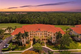 4864 Hampshire CT 105, Naples, FL 34112