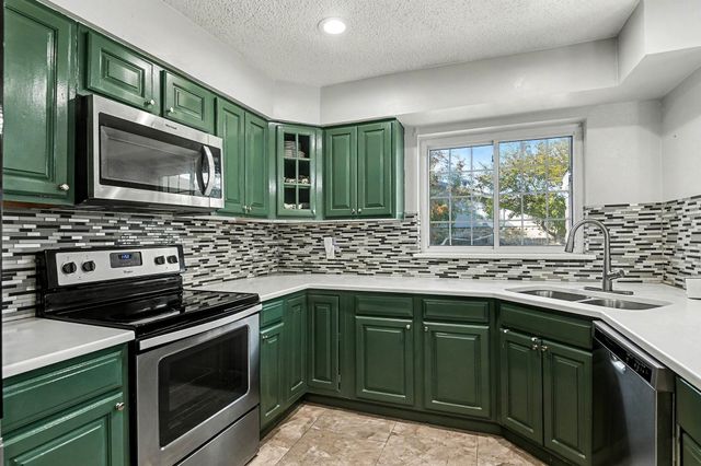 6709 Sunnybank Drive, Fort Worth, TX 76137