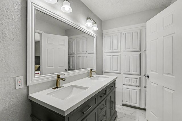 6709 Sunnybank Drive, Fort Worth, TX 76137