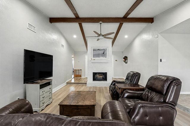 6709 Sunnybank Drive, Fort Worth, TX 76137