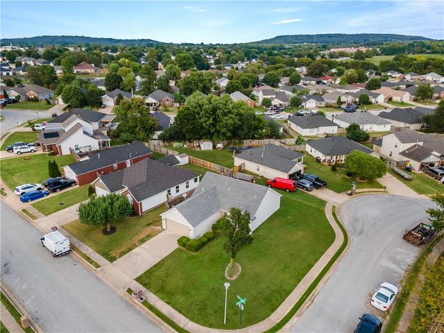 3011 Beaver Creek Street, Springdale, AR 72764