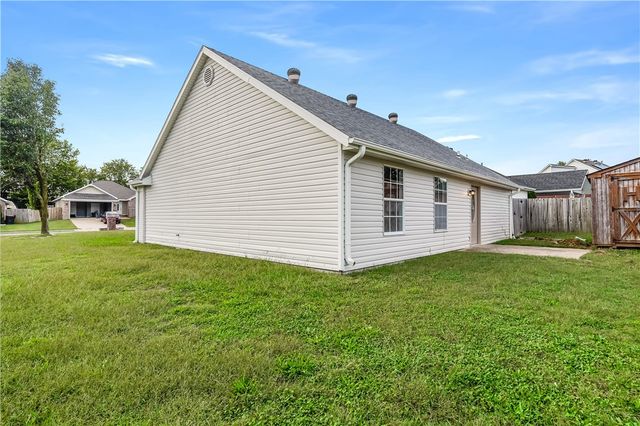 3011 Beaver Creek Street, Springdale, AR 72764