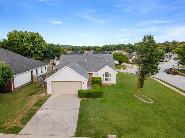 3011 Beaver Creek Street, Springdale, AR 72764