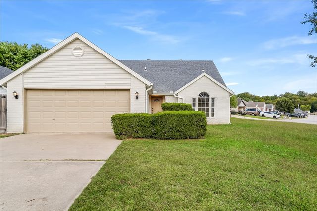 3011 Beaver Creek Street, Springdale, AR 72764