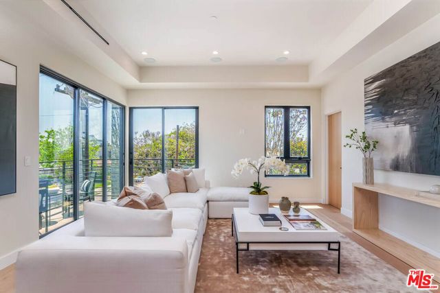 1863 Barry Avenue, Los Angeles, CA 90025