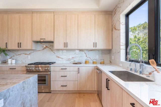 1863 Barry Avenue, Los Angeles, CA 90025