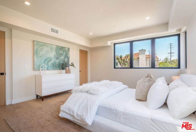 1863 Barry Avenue, Los Angeles, CA 90025