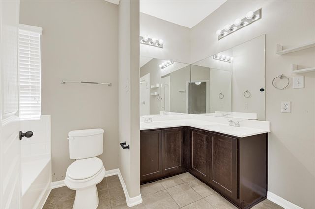 4811 Seaside Sparrow Lane, Baytown, TX 77521