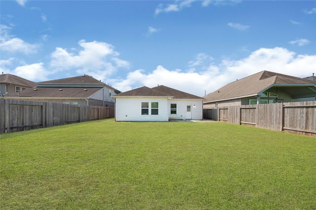 4811 Seaside Sparrow Lane, Baytown, TX 77521