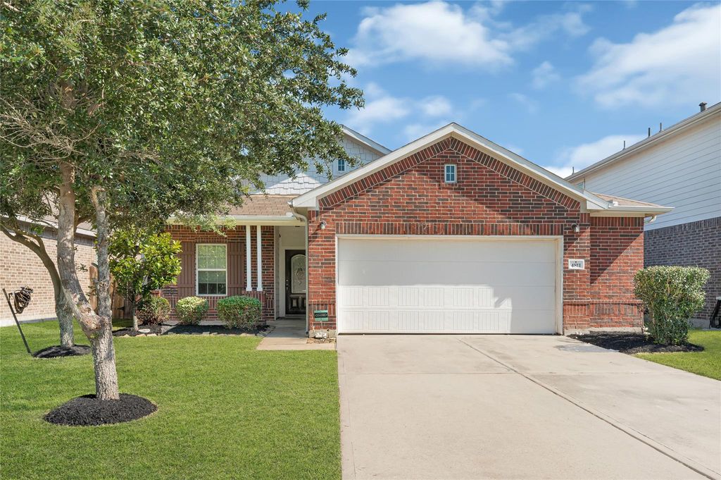 4811 Seaside Sparrow Lane, Baytown, TX 77521