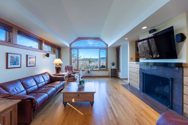 48 Rennie Road, Hanover, NH 03755