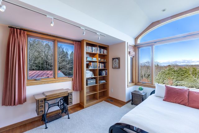 48 Rennie Road, Hanover, NH 03755