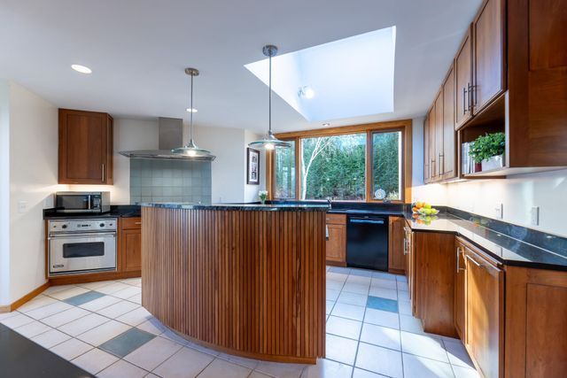 48 Rennie Road, Hanover, NH 03755