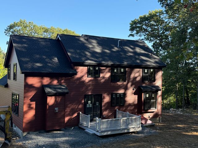 47 Southwick Rd, Sutton, MA 01590