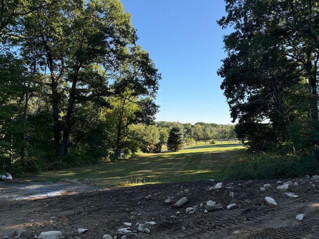47 Southwick Rd, Sutton, MA 01590