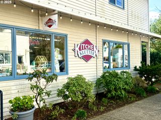 1258 Bay Street, Florence, OR 97439