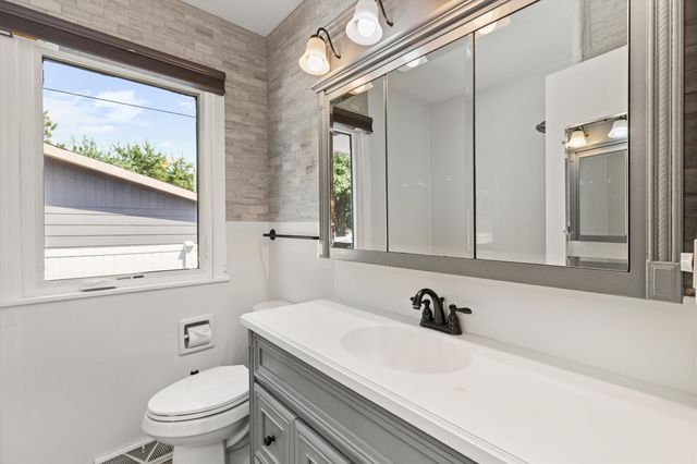 309 SE 8th Street, Ankeny, IA 50021