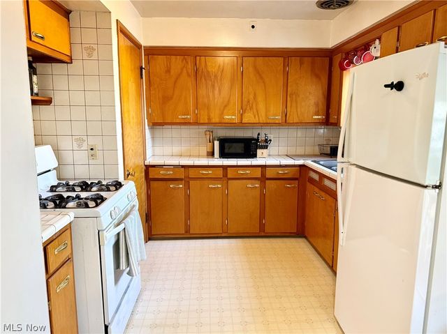 4863 E 93rd Street, Garfield Heights, OH 44125