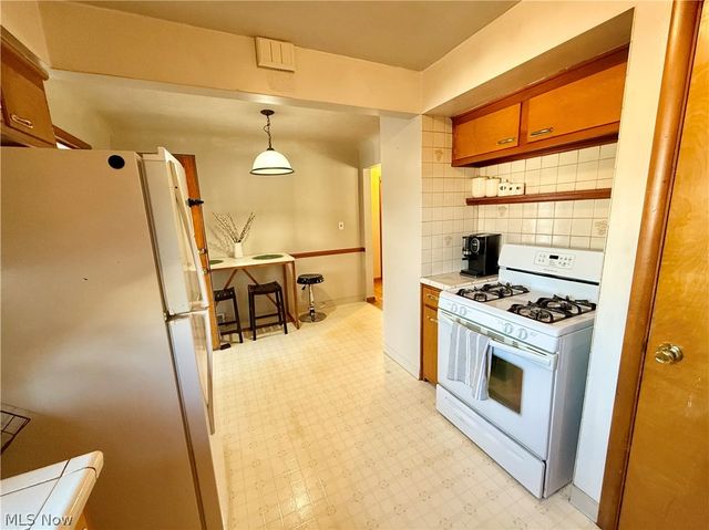 4863 E 93rd Street, Garfield Heights, OH 44125