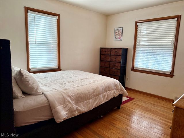 4863 E 93rd Street, Garfield Heights, OH 44125