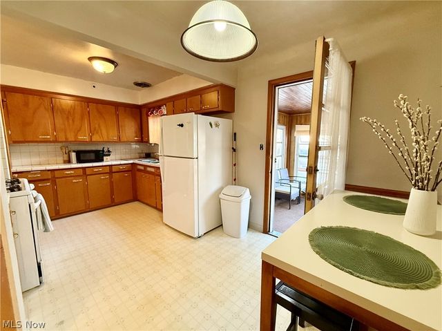 4863 E 93rd Street, Garfield Heights, OH 44125