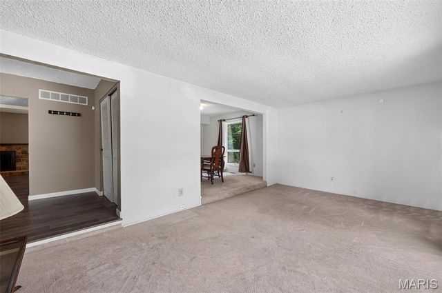 1261 Jade Wind Circle, Ballwin, MO 63011
