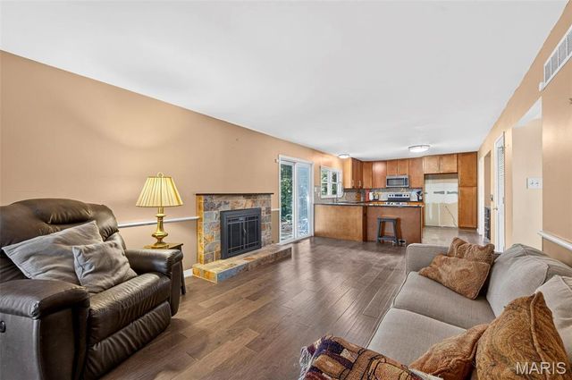 1261 Jade Wind Circle, Ballwin, MO 63011