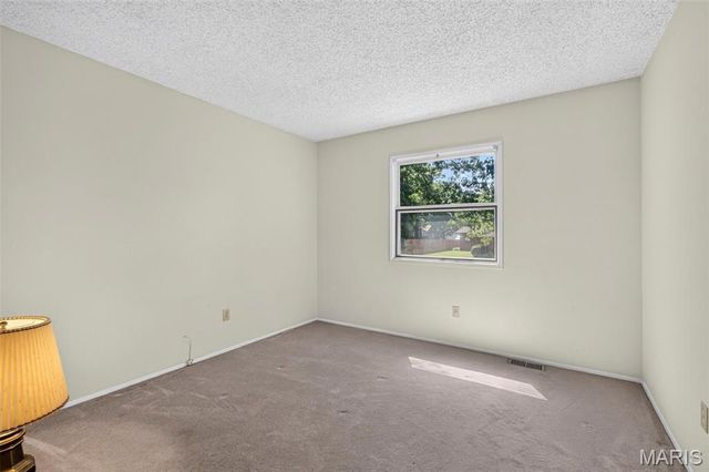 1261 Jade Wind Circle, Ballwin, MO 63011