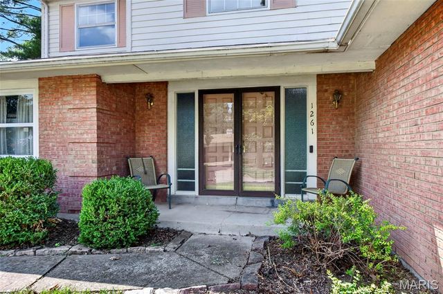 1261 Jade Wind Circle, Ballwin, MO 63011