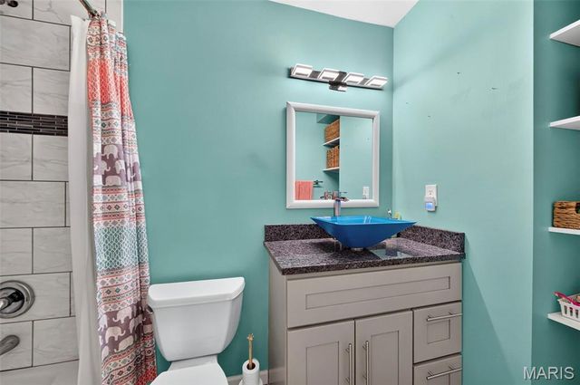 1261 Jade Wind Circle, Ballwin, MO 63011
