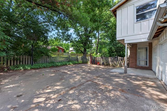 1261 Jade Wind Circle, Ballwin, MO 63011