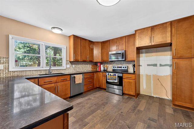 1261 Jade Wind Circle, Ballwin, MO 63011