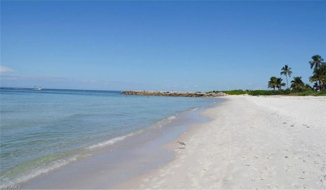 101 8th ST S # 202, Naples, FL 34102