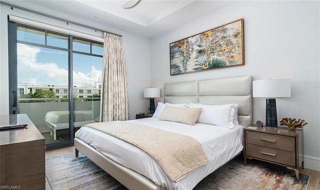 101 8th ST S # 202, Naples, FL 34102