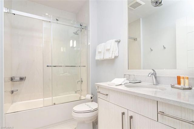 101 8th ST S # 202, Naples, FL 34102