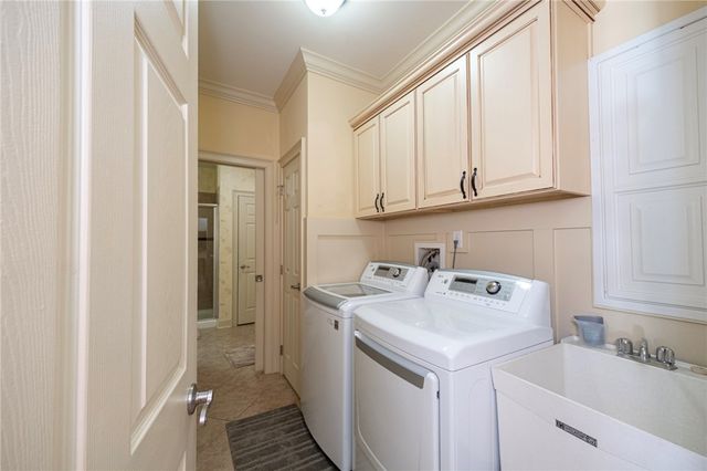 408 Independence Ln, Economy, PA 15042