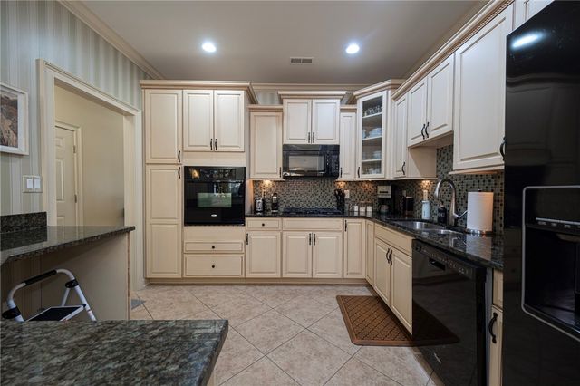 408 Independence Ln, Economy, PA 15042