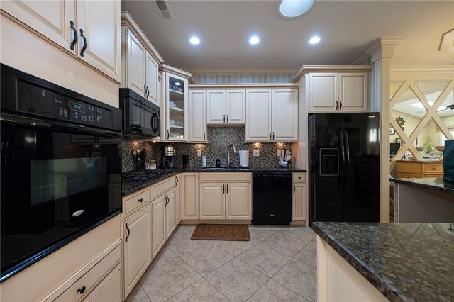 408 Independence Ln, Economy, PA 15042