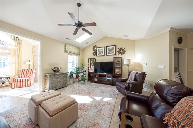 408 Independence Ln, Economy, PA 15042