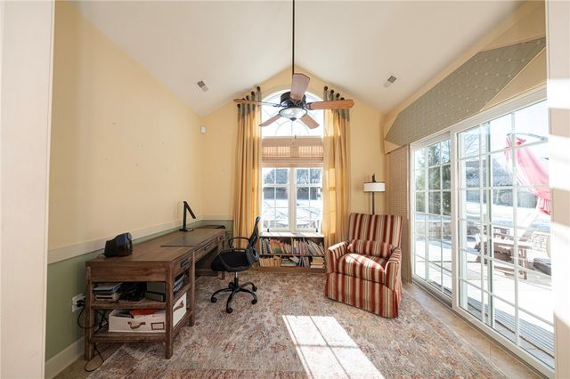 408 Independence Ln, Economy, PA 15042