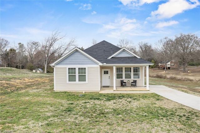 444 Weatherly Street, Ramseur, NC 27316