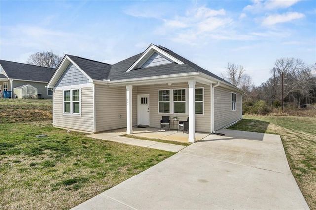 444 Weatherly Street, Ramseur, NC 27316