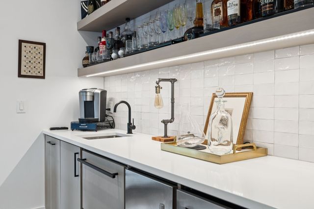 3916 Harding Pl, Nashville, TN 37215