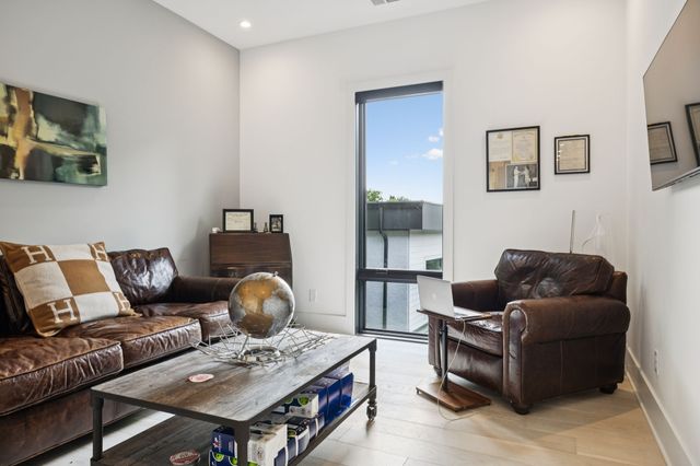 3916 Harding Pl, Nashville, TN 37215