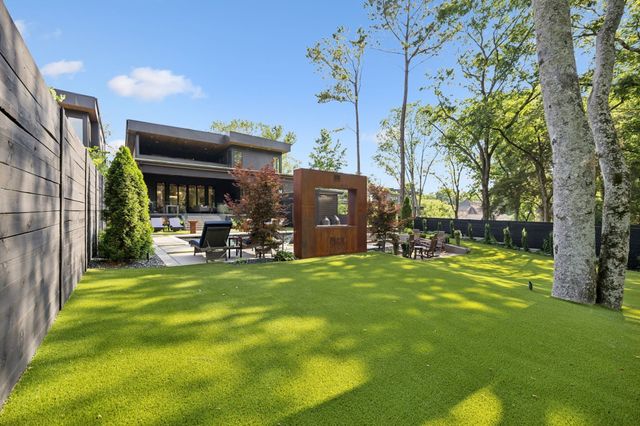 3916 Harding Pl, Nashville, TN 37215