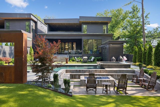 3916 Harding Pl, Nashville, TN 37215