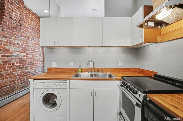 2536 Kensing Court, Denver, CO 80211