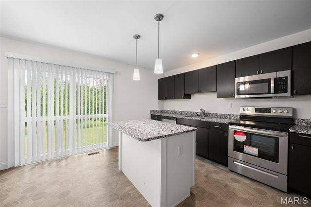 430 Hammerstone Drive, Moscow Mills, MO 63362