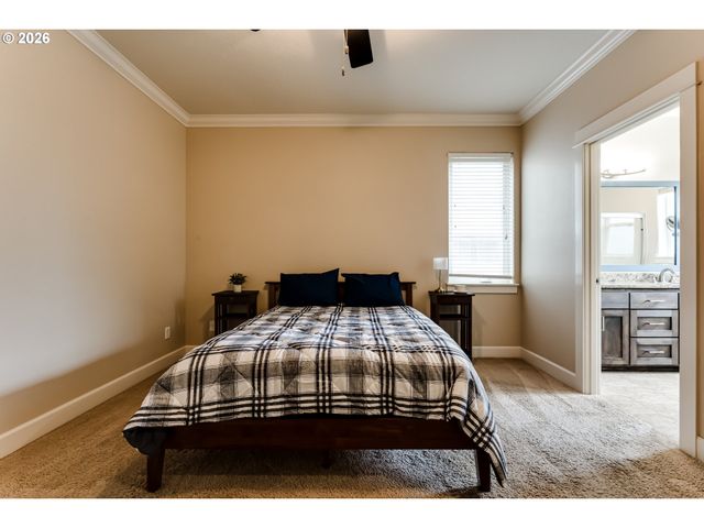 4452 WENDOVER St, Eugene, OR 97404