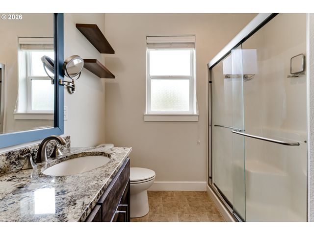 4452 WENDOVER St, Eugene, OR 97404